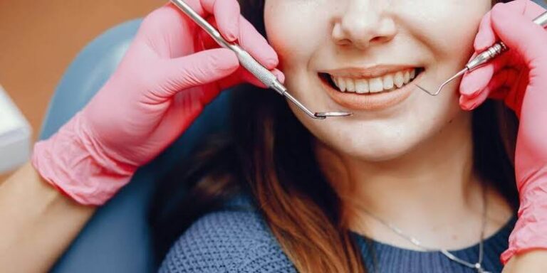 DIPLOMADO EN ODONTOLOGÍA RESTAURADORA Y ESTÉTICA
