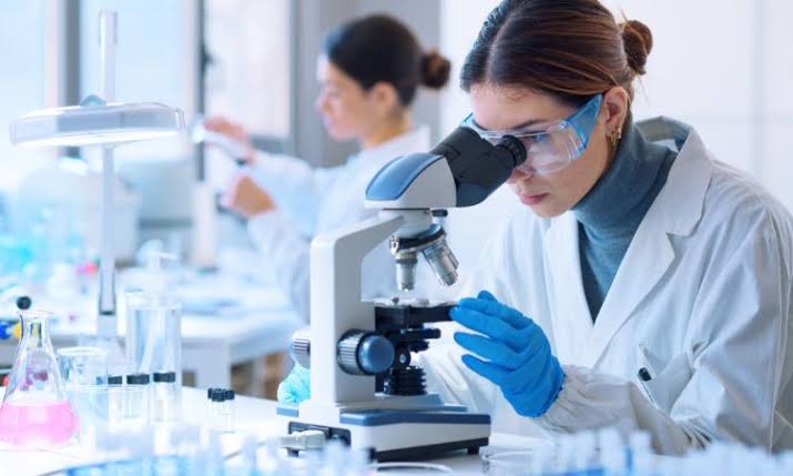 DIPLOMADO EN LABORATORIO CLÍNICO / ANÁLISIS CLÍNICOS
